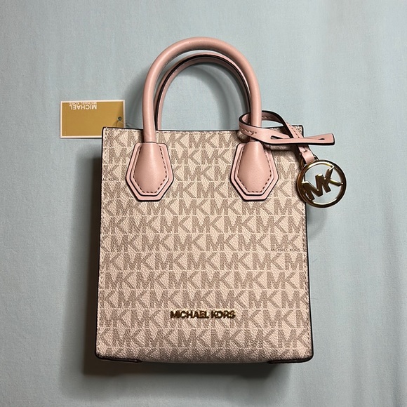 Michael Kors Crossbody - Picture 1 of 4